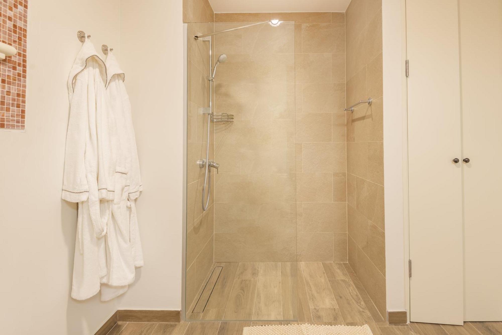 Lustica Apartments Central Tivat Quarto foto