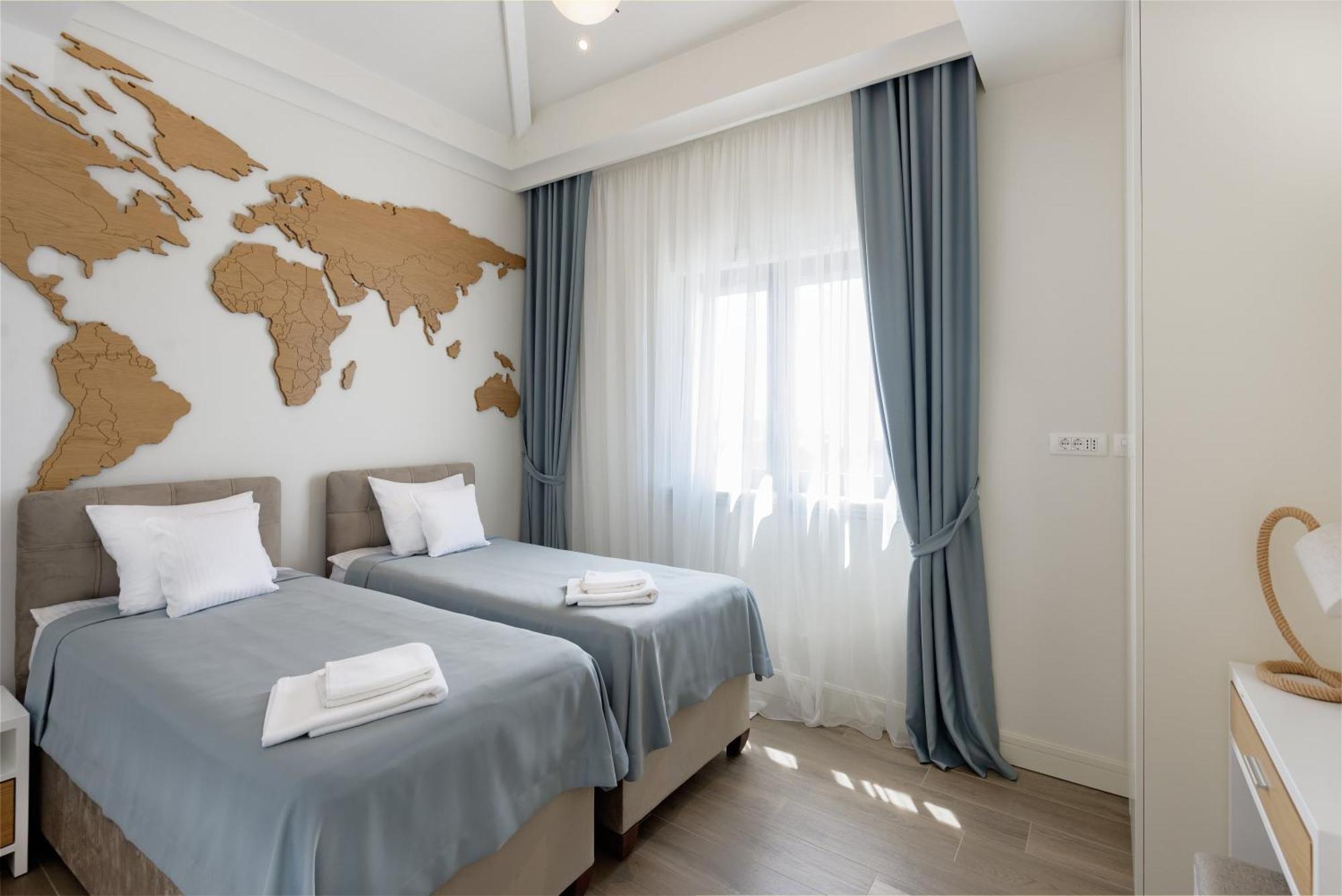 Lustica Apartments Central Tivat Quarto foto