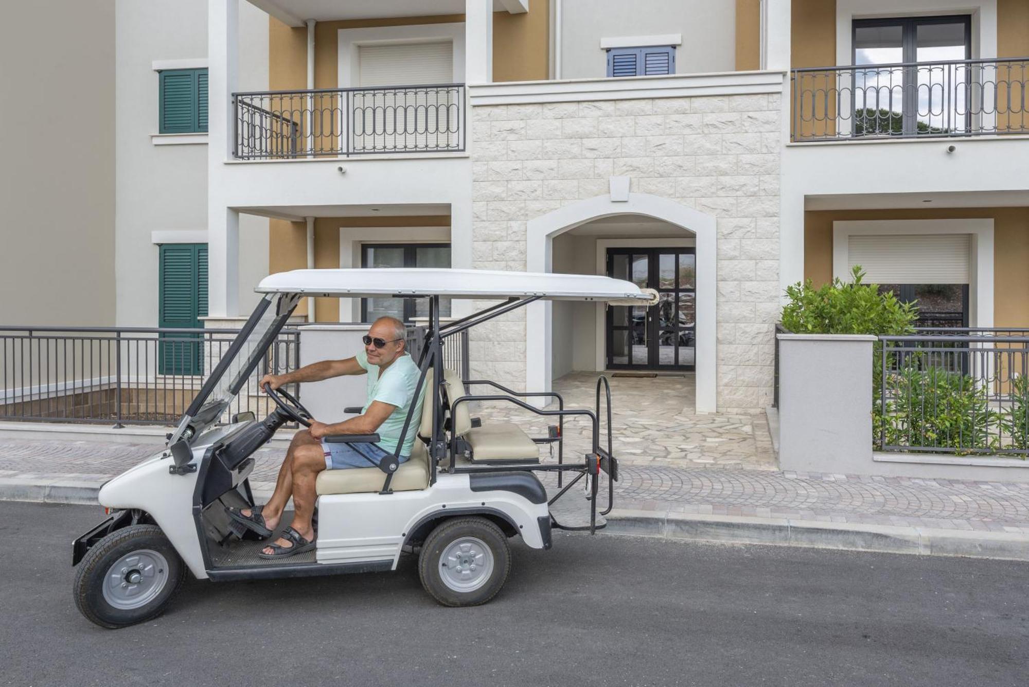 Lustica Apartments Central Tivat Quarto foto