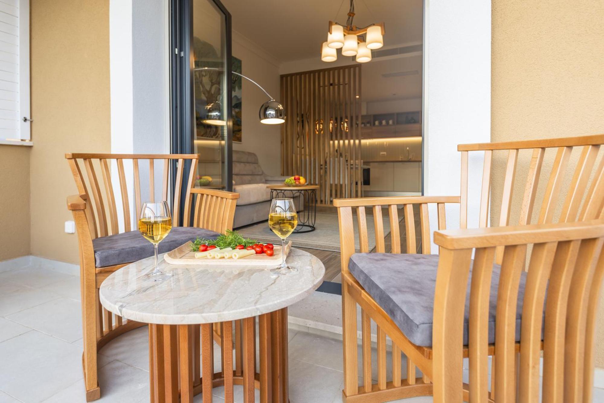 Lustica Apartments Central Tivat Quarto foto